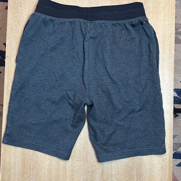 Under Armour Unstoppable Bermuda Sweat Shorts - Picture 7 of 10